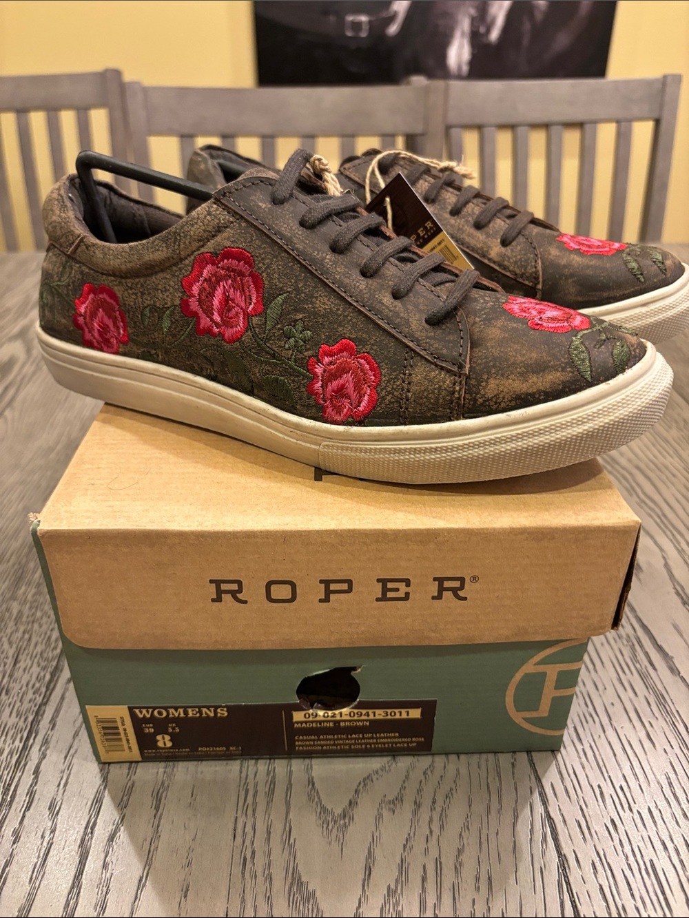 Roper Women's Brown Sneakers with Red Rose Embroidery